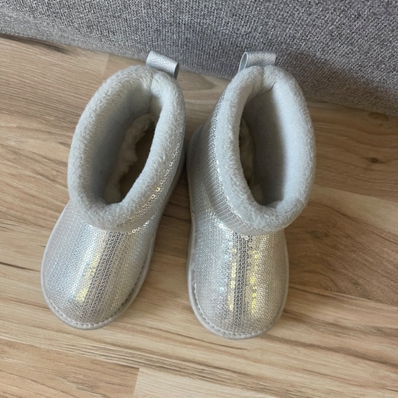 UGG Kids' Classic Mini Sequin Silver Boot toddler 10C - Picture 3 of 3
